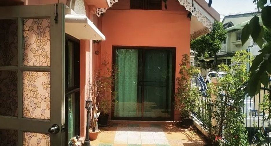 For sale 3 bedrooms townhouse in Pak Kret, Nonthaburi