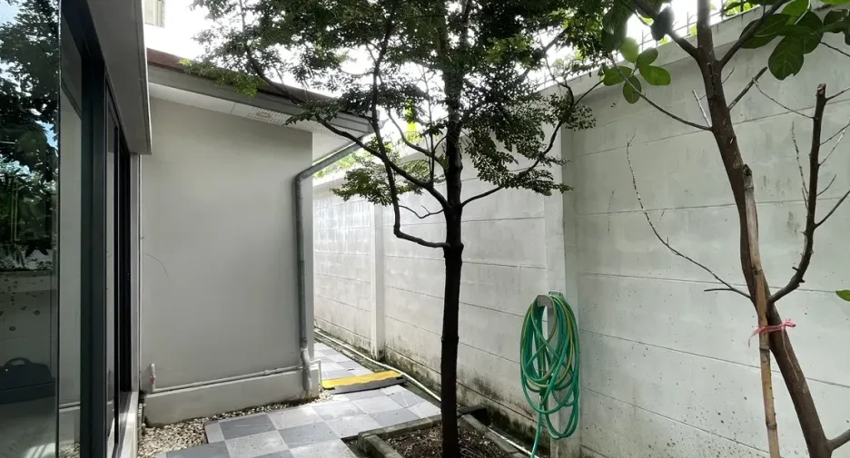 For sale 4 bedrooms house in Mueang Nonthaburi, Nonthaburi