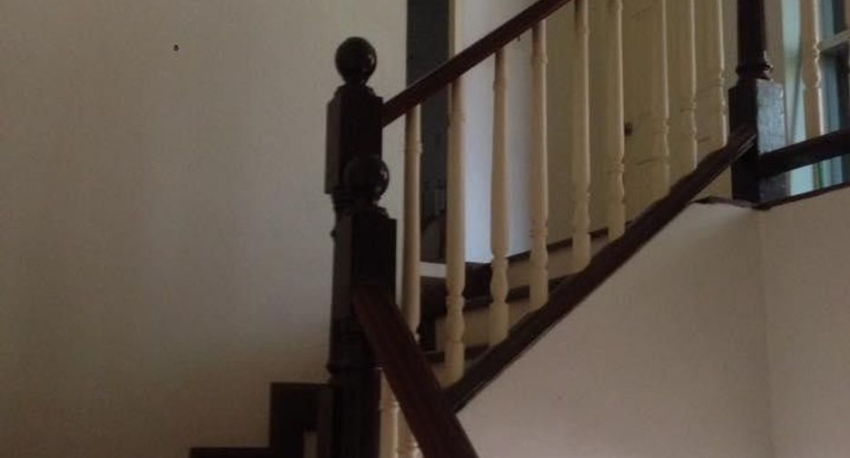 For sale 4 bedrooms house in Mueang Nonthaburi, Nonthaburi