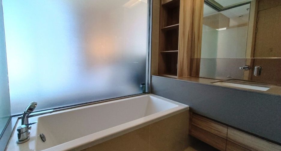 For rent 1 bed condo in Watthana, Bangkok