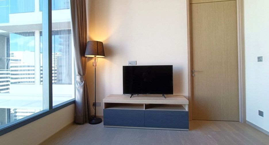 For rent 1 bed condo in Watthana, Bangkok