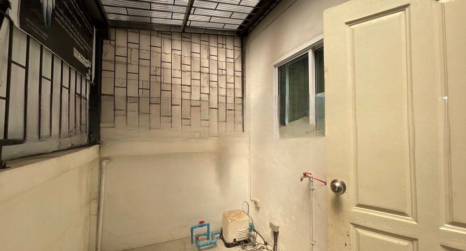 For sale 3 ベッドルーム townhouse in Mueang Chon Buri, Chonburi