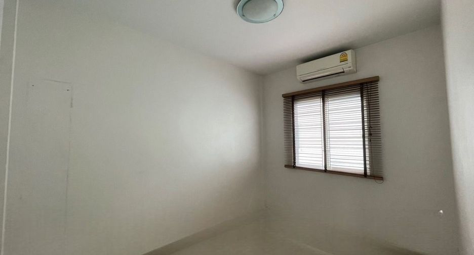For sale 3 ベッドルーム townhouse in Mueang Chon Buri, Chonburi