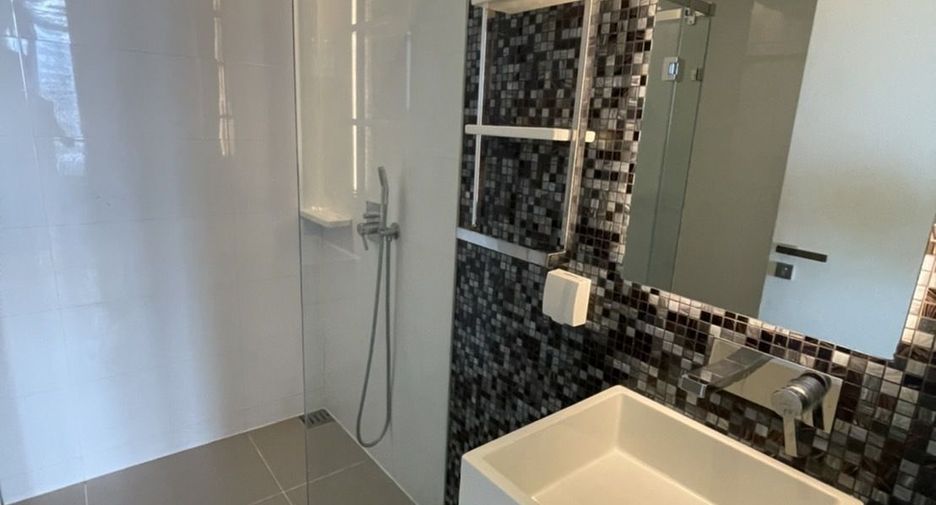 À vendre 1 chambre condo à Khlong Toei, Bangkok