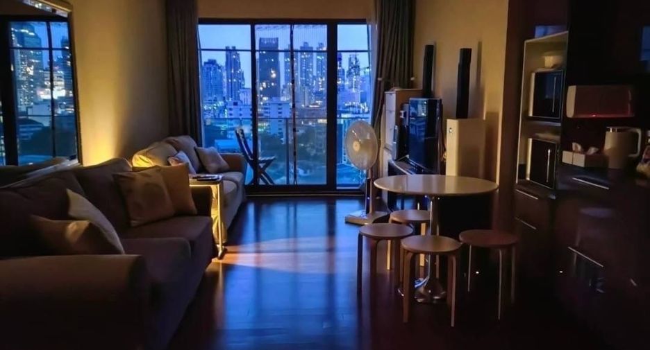 For sale 2 bedrooms condo in Khlong Toei, Bangkok