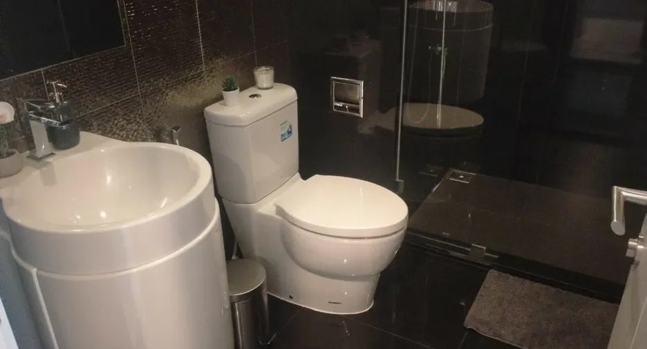 Wohnung zum Kauf und zur Miete mit 2 Zimmer in Khlong Toei, Bangkok
