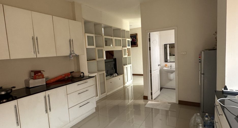 For sale 3 bedrooms house in Bang Bua Thong, Nonthaburi