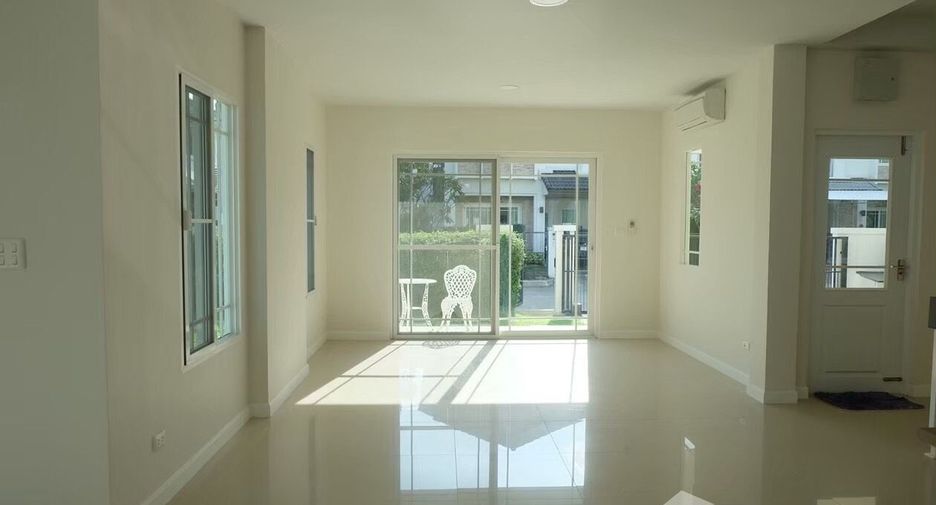 For sale 3 bedrooms house in Khan Na Yao, Bangkok