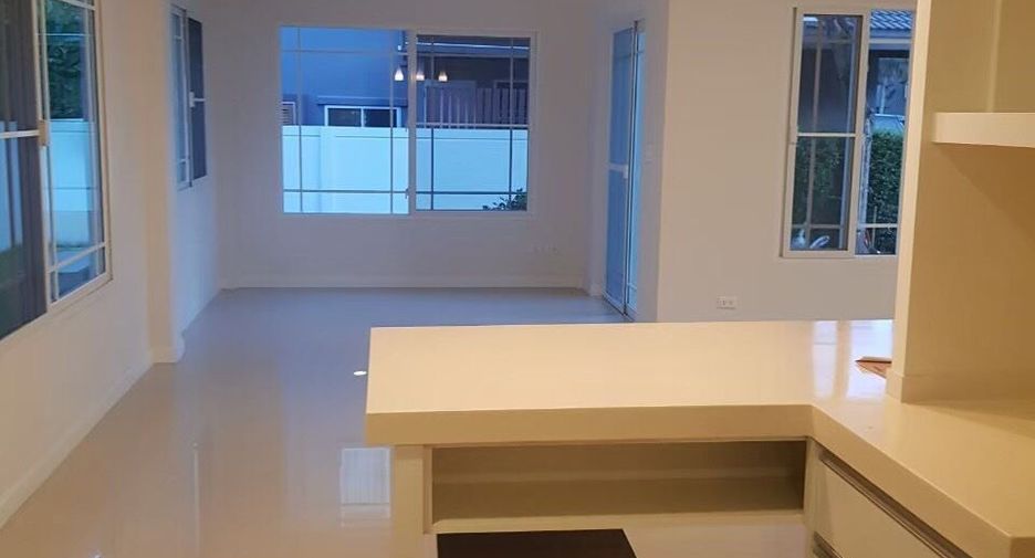 For sale 3 bedrooms house in Khan Na Yao, Bangkok