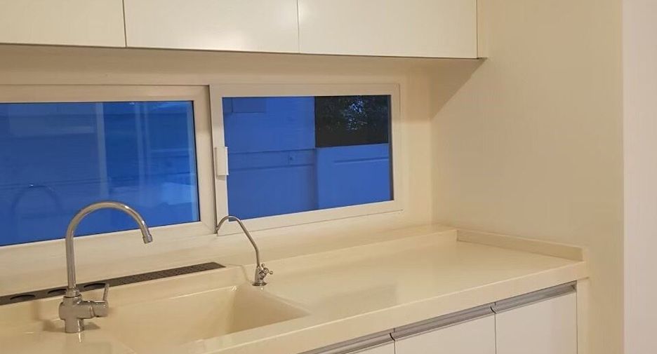 For sale 3 bedrooms house in Khan Na Yao, Bangkok