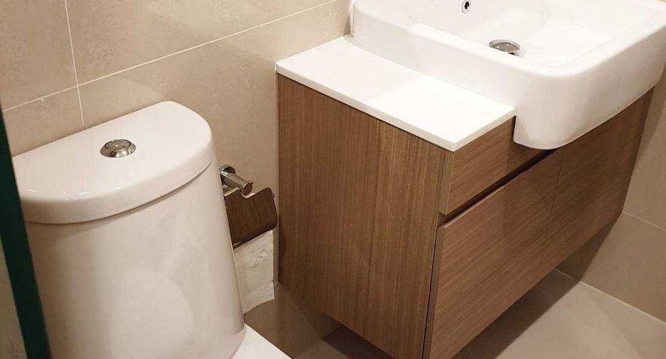 Продажа 1 кровать кондо в Хуаи Кхщанг, Бангкок