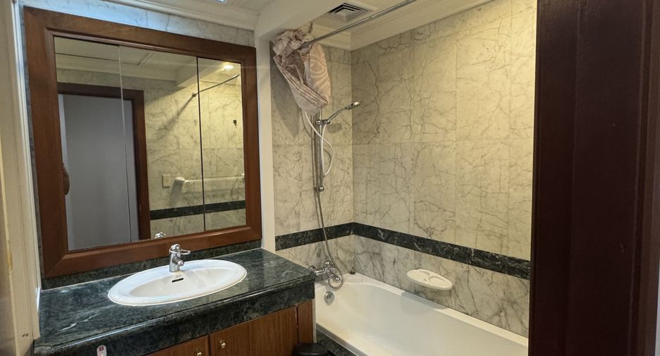 For sale and for rent 2 bedrooms condo in Pathum Wan, Bangkok