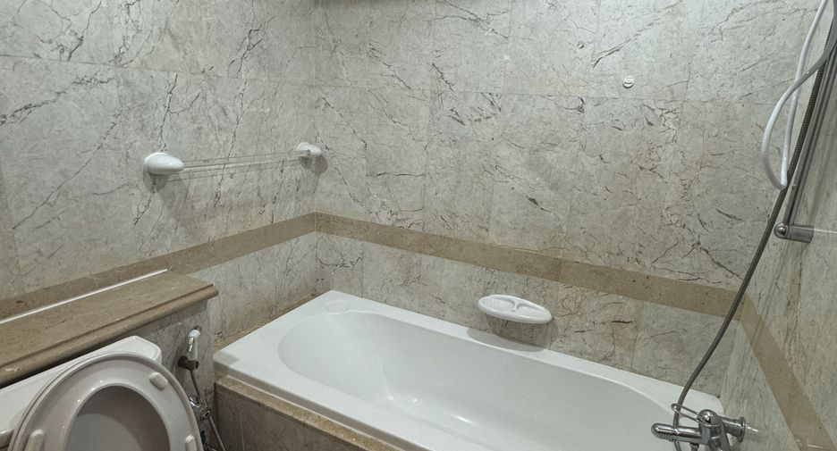 For sale and for rent 2 bedrooms condo in Pathum Wan, Bangkok