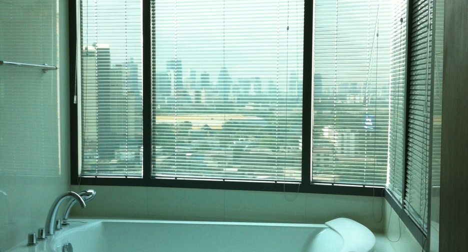 For rent and for sale 2 bedrooms condo in Khlong Toei, Bangkok