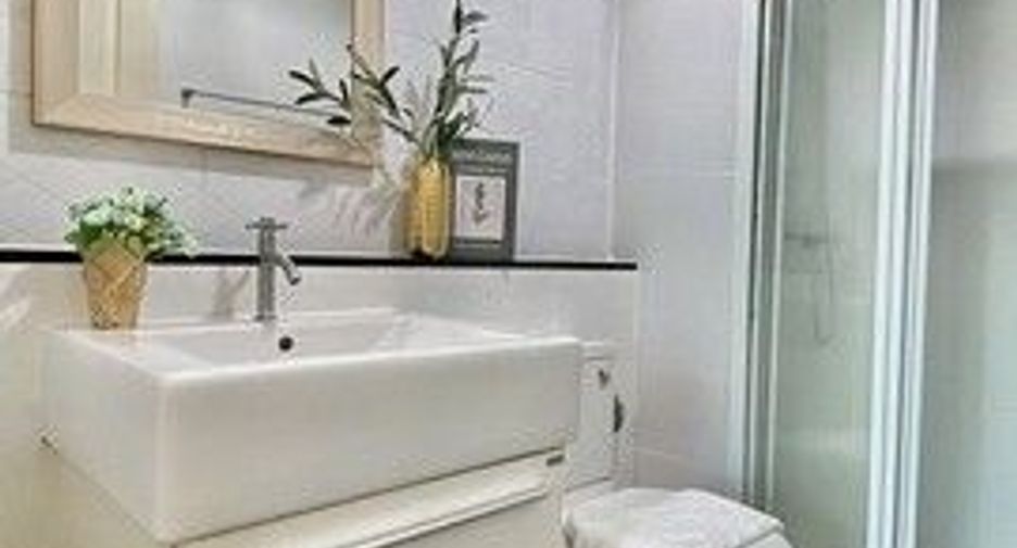 For sale 1 bed condo in Mueang Samut Prakan, Samut Prakan