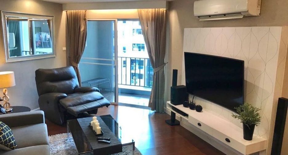 For sale and for rent 3 bedrooms condo in Huai Khwang, Bangkok