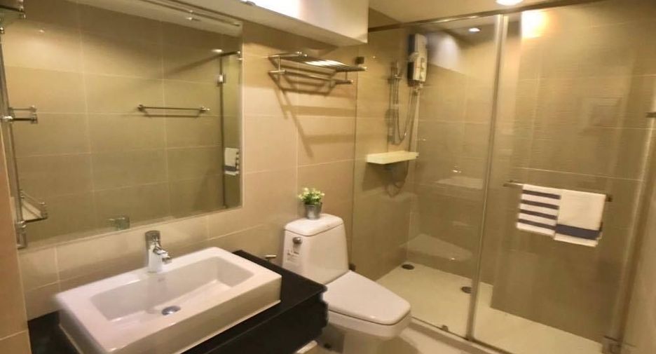 For sale and for rent 3 bedrooms condo in Huai Khwang, Bangkok