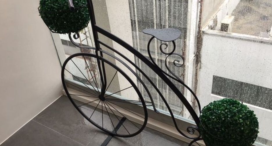 For sale 1 bed condo in Khlong Toei, Bangkok