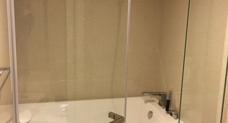 For sale 1 bed condo in Khlong Toei, Bangkok