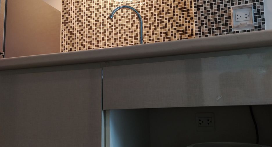 For sale 1 bed condo in Mueang Samut Prakan, Samut Prakan