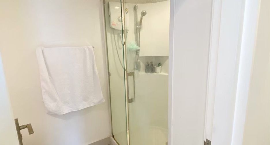 À vendre 2 chambres condo à Khlong San, Bangkok
