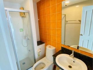 Продажа 1 кровать кондо в Пхра Кханонг, Бангкок