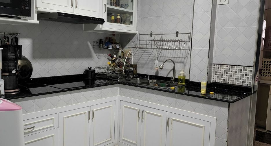Продажа 4 спальни дом в Pak Kret, Нонтабури