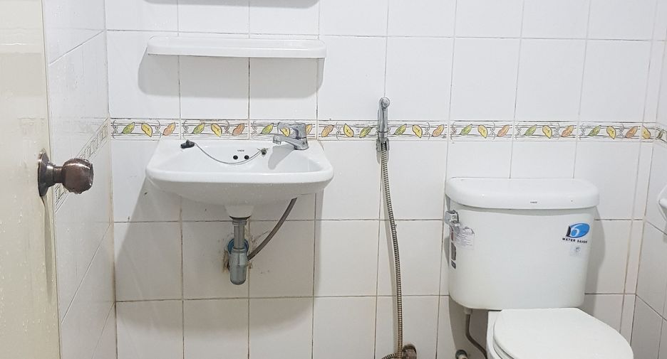 For sale 2 bedrooms townhouse in Mueang Prachinburi, Prachin Buri