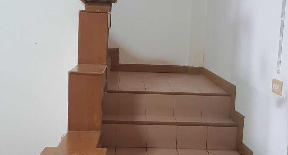 For sale 2 bedrooms townhouse in Mueang Prachinburi, Prachin Buri
