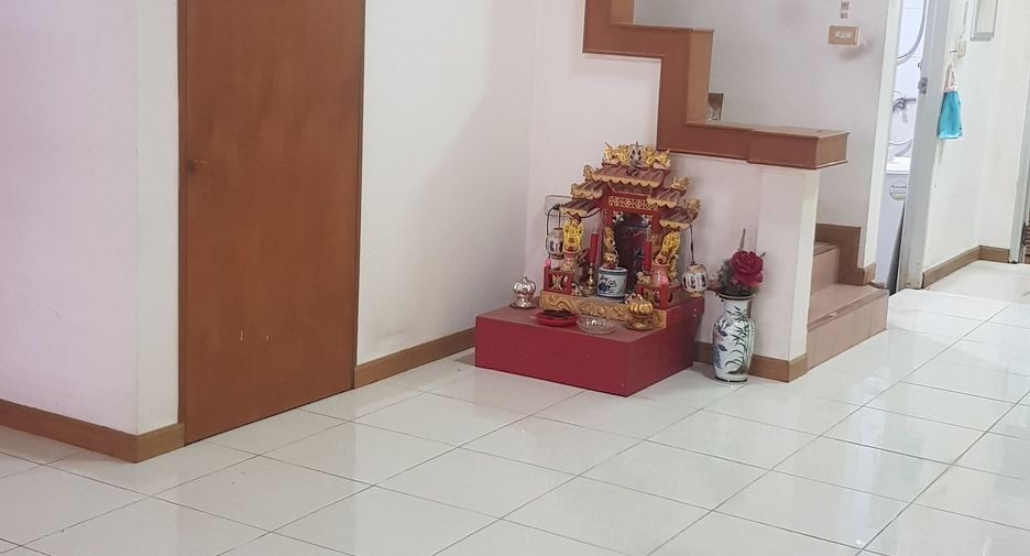For sale 2 bedrooms townhouse in Mueang Prachinburi, Prachin Buri