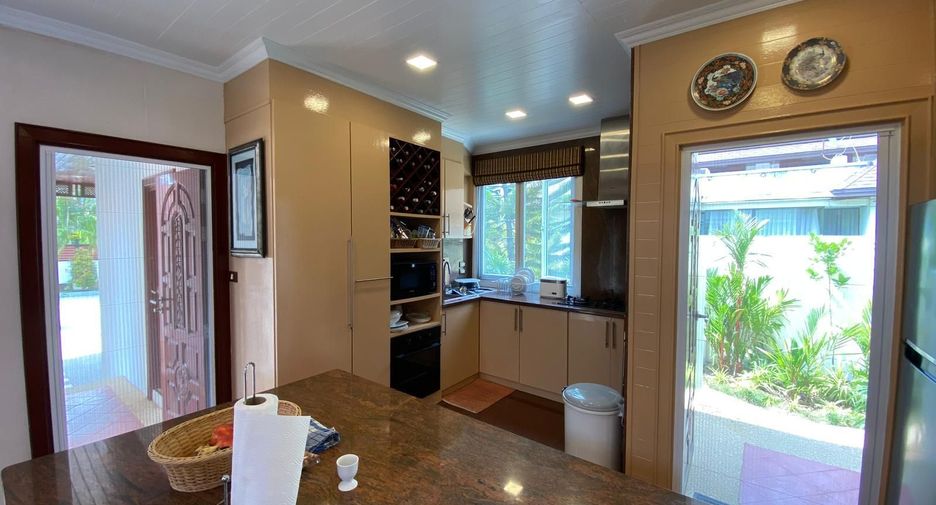 Villa zum Kauf mit 4 Zimmer in Kathu, Phuket