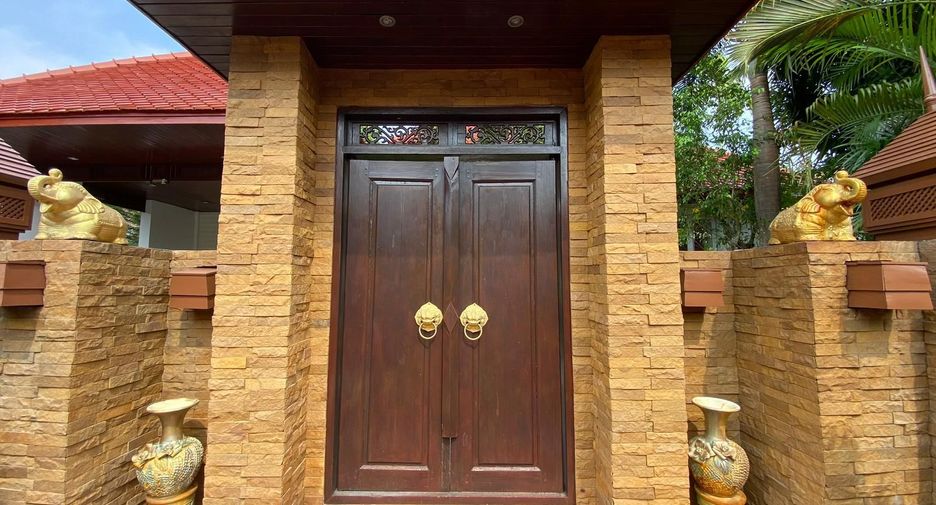 Villa zum Kauf mit 4 Zimmer in Kathu, Phuket