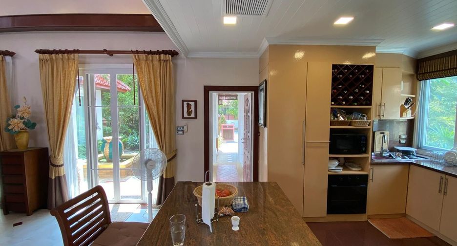 Villa zum Kauf mit 4 Zimmer in Kathu, Phuket
