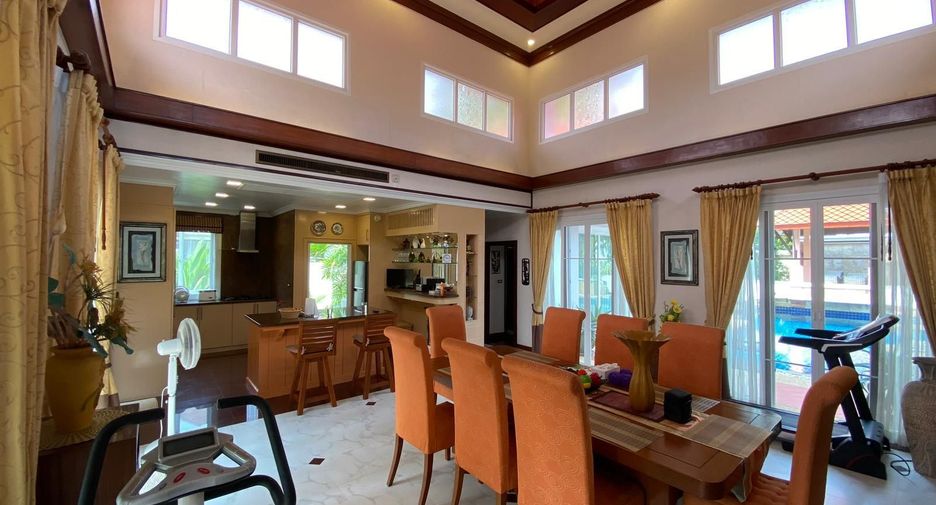 Villa zum Kauf mit 4 Zimmer in Kathu, Phuket