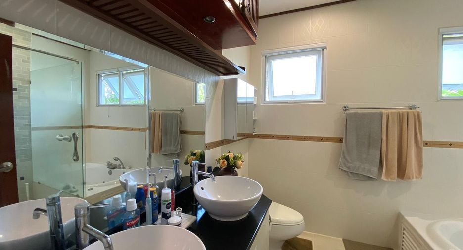 Villa zum Kauf mit 4 Zimmer in Kathu, Phuket