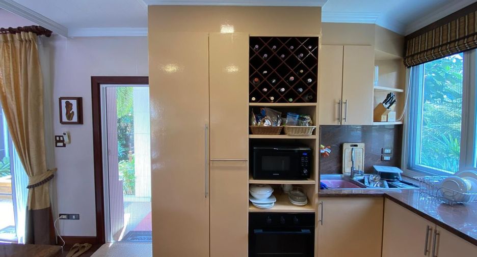 For sale 4 bedrooms villa in Kathu, Phuket