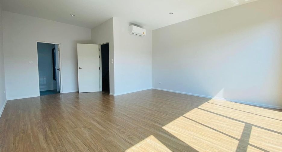 Casa en venta de 3 habitaciones en Bang Kruai, Nonthaburi