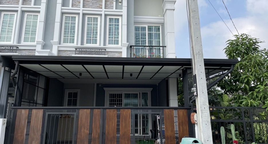 For sale 4 bedrooms townhouse in Mueang Nonthaburi, Nonthaburi