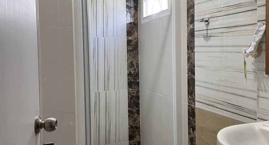 For sale 4 bedrooms townhouse in Mueang Nonthaburi, Nonthaburi