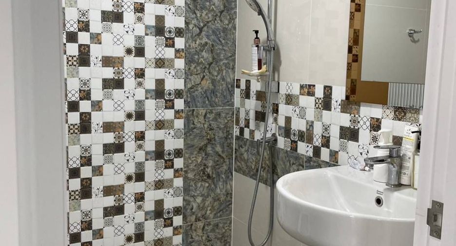 For sale 4 bedrooms townhouse in Mueang Nonthaburi, Nonthaburi