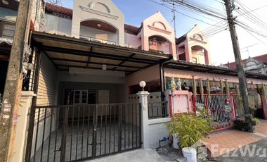 Casa adosada en venta de 3 habitaciones en Mueang Pathum Thani, Pathum Thani