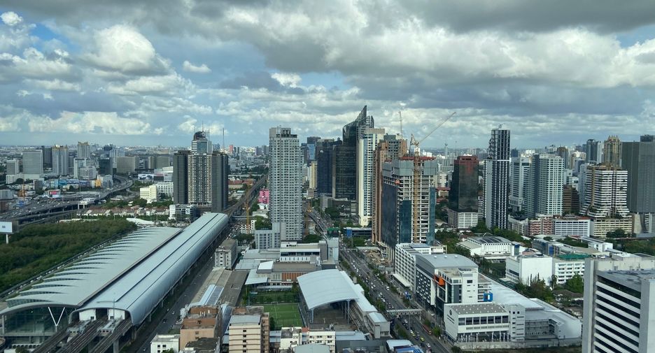 For sale 1 bed condo in Watthana, Bangkok