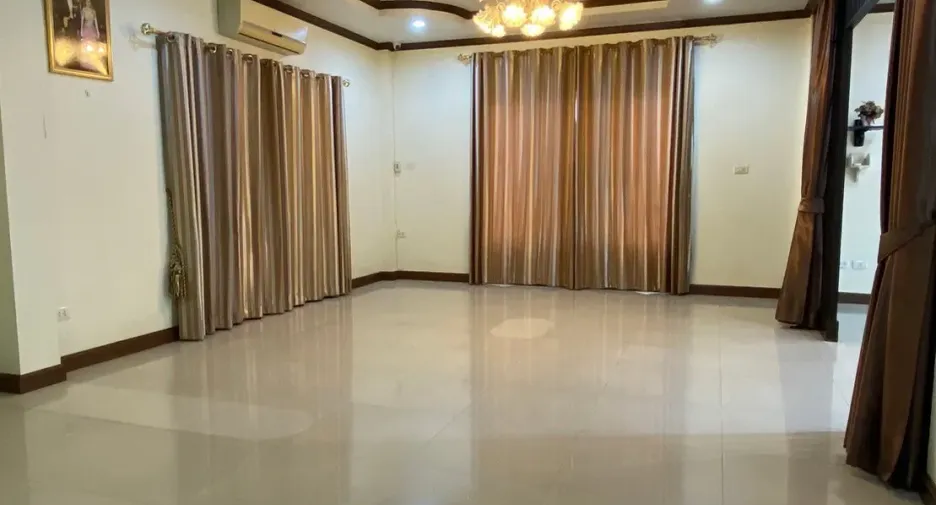 For sale 4 bedrooms house in Thanyaburi, Pathum Thani