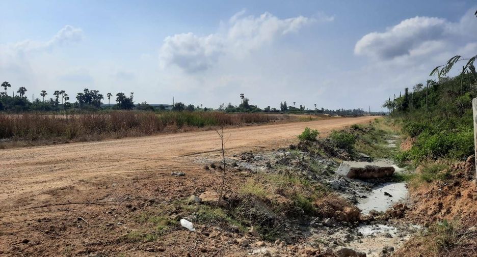 Grundstück zum Kauf in Nakhon Chai Si, Nakhon Pathom