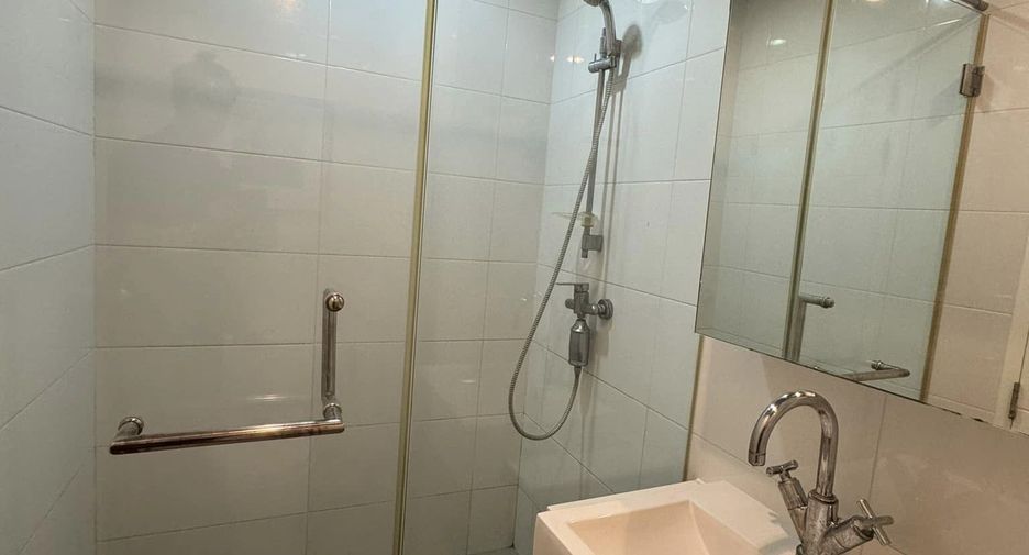 À vendre et à louer 1 chambre condo à Watthana, Bangkok