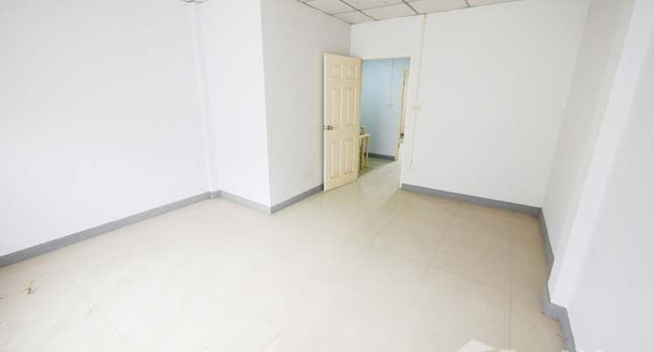For sale 2 bedrooms townhouse in Thanyaburi, Pathum Thani