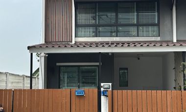 出售 3 卧室 联排别墅 在 Sam Phran, Nakhon Pathom