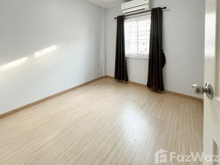 For sale 4 bedrooms townhouse in Sai Noi, Nonthaburi