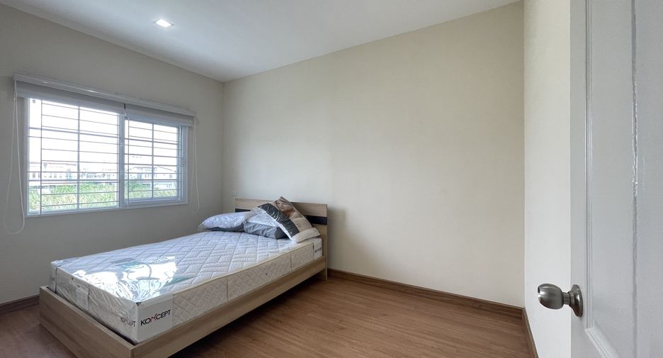 For sale 4 bedrooms townhouse in Bang Kruai, Nonthaburi