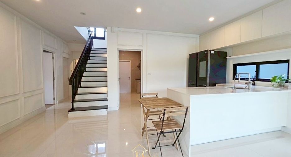Haus zum Kauf mit 4 Zimmer in Pak Kret, Nonthaburi